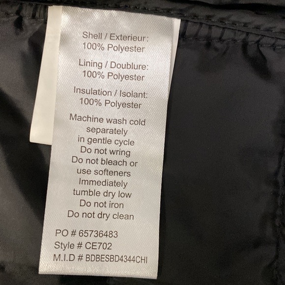 Core 365 with  separate storage pouch and Audio Port inside the vest - Picture 11 of 16